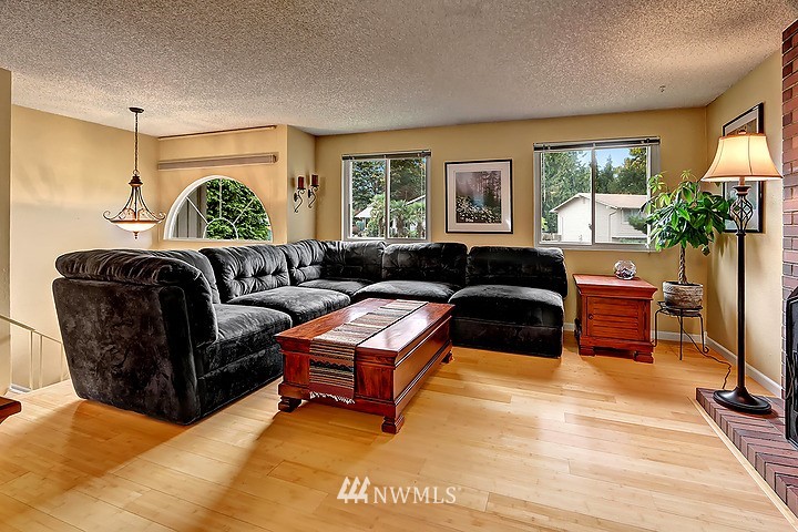 12915 Southeast 160th Street Renton, WA 98058 - Photo 3 of 23 Gallery Image 3