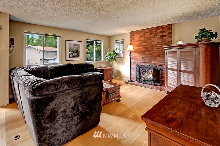12915 Southeast 160th Street Renton, WA 98058 - Photo 4 of 23 Gallery Image 4