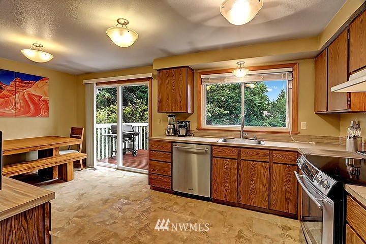 12915 Southeast 160th Street Renton, WA 98058 - Photo 8 of 23 Gallery Image 8