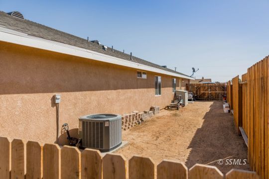 1013 Sims Street Ridgecrest, CA 93555 - Photo 33 of 33 a view of balcony with furniture