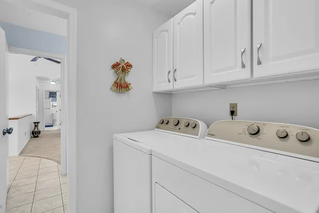 $260,000 | 2815 South Wood Dale Drive, Jackson, MI 49203