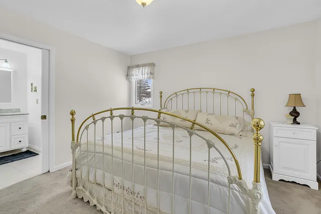 $260,000 | 2815 South Wood Dale Drive, Jackson, MI 49203