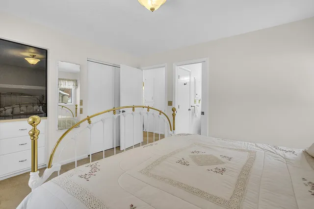 $260,000 | 2815 South Wood Dale Drive, Jackson, MI 49203