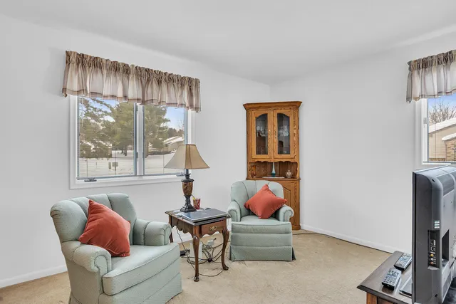 $260,000 | 2815 South Wood Dale Drive, Jackson, MI 49203