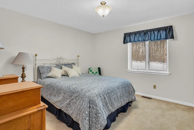 $260,000 | 2815 South Wood Dale Drive, Jackson, MI 49203