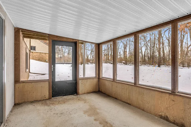 $260,000 | 2815 South Wood Dale Drive, Jackson, MI 49203