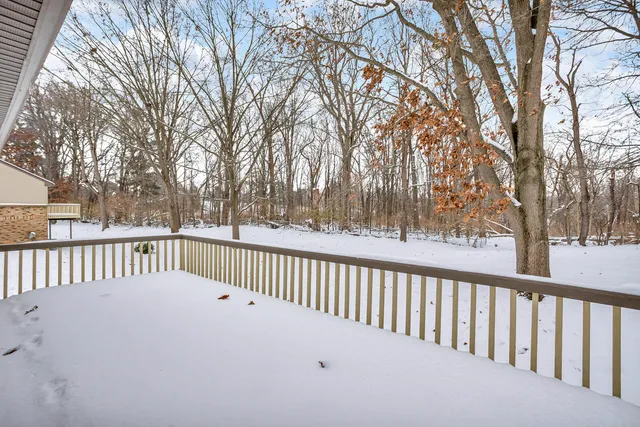 $260,000 | 2815 South Wood Dale Drive, Jackson, MI 49203