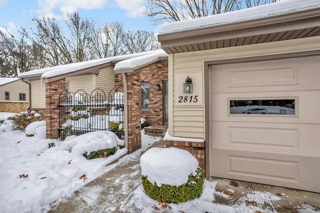 $260,000 | 2815 South Wood Dale Drive, Jackson, MI 49203