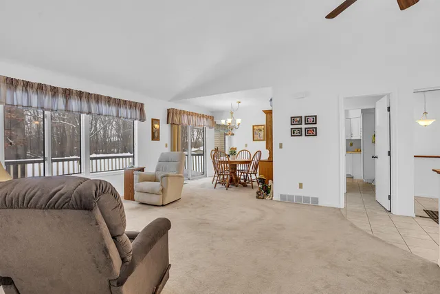 $260,000 | 2815 South Wood Dale Drive, Jackson, MI 49203