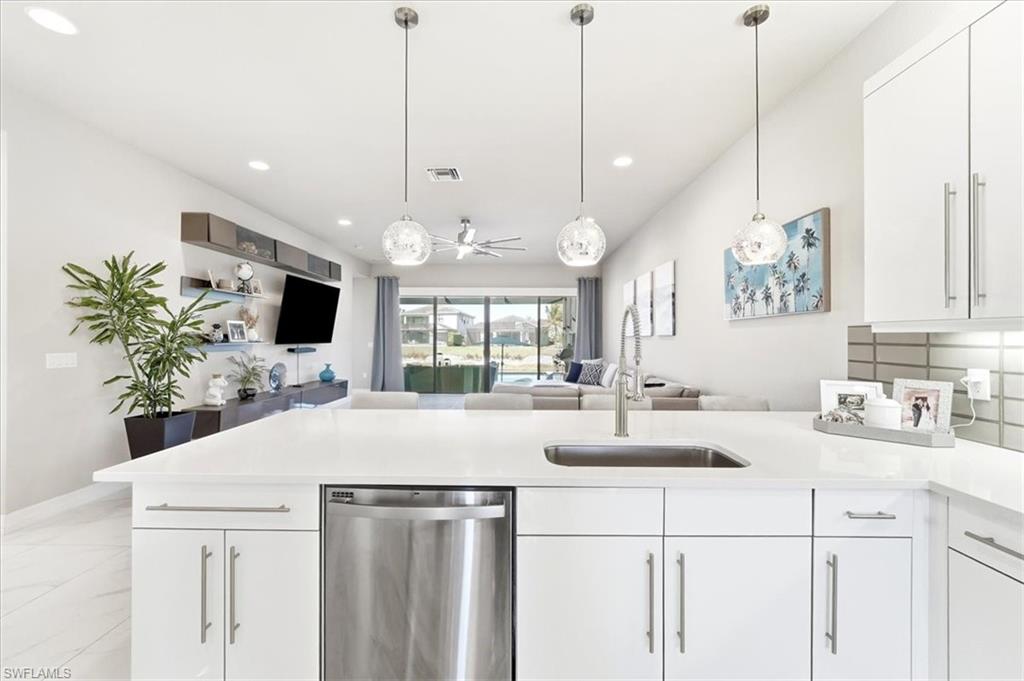 4512 Aurora Street Naples, FL 34119 - Photo 8 of 47