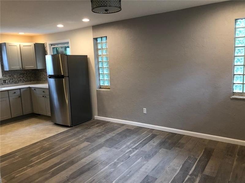 1532 Collins Road Pittsburgh, PA 15221 - Photo 4 of 10 Gallery Image 4