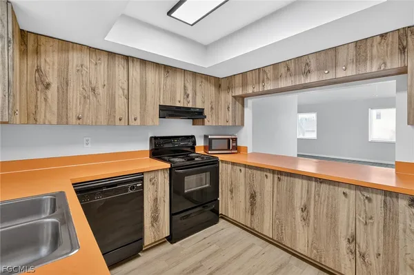 $1,700 | 1118 Southwest 48th Terrace, Unit 203, Cape Coral, FL 33914