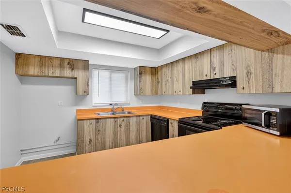 $1,700 | 1118 Southwest 48th Terrace, Unit 203, Cape Coral, FL 33914