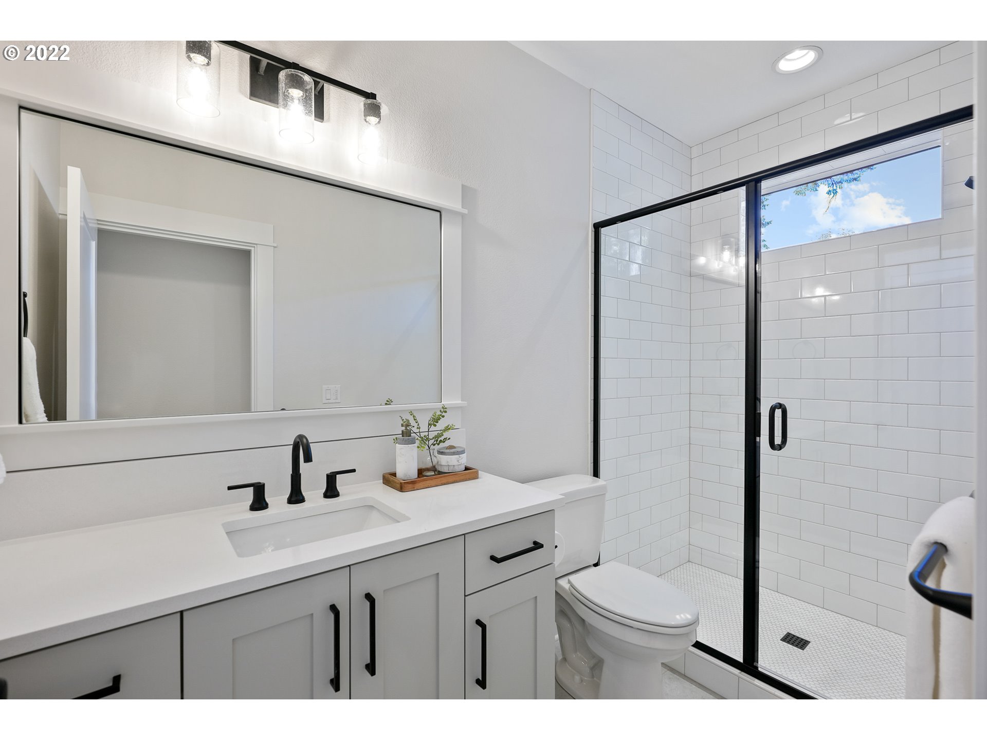 4240 Southwest Freeman Street Portland, OR 97219 - Photo 5 of 32 Bathroom