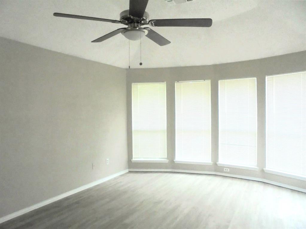 4732 North Cascades Street Fort Worth, TX 76137 - Photo 3 of 8