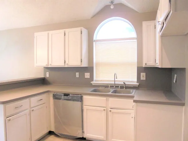 $2,000 | 4732 North Cascades Street, Fort Worth, TX 76137