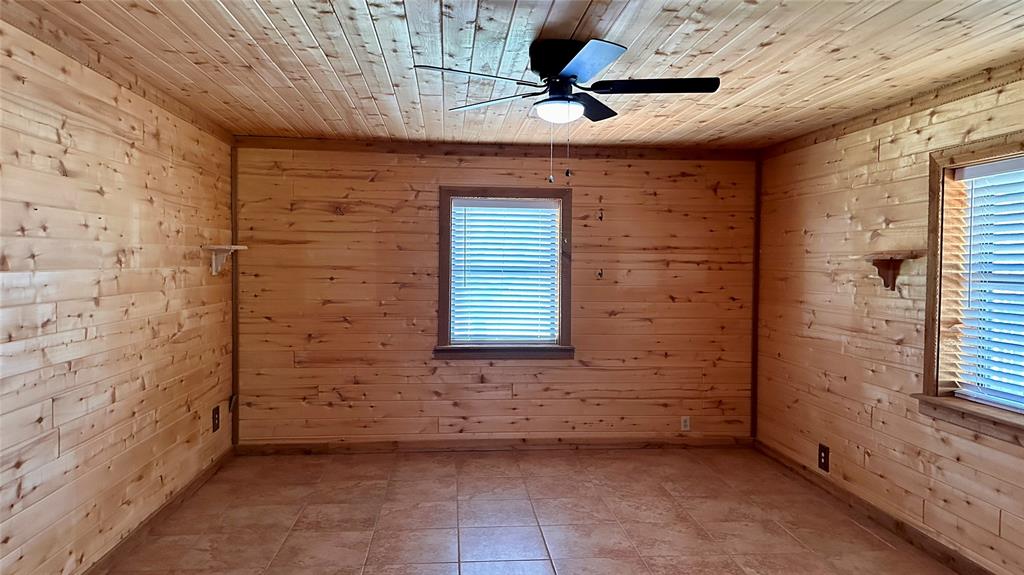 126 Garza Road Shady Shores, TX 76208 - Photo 6 of 21