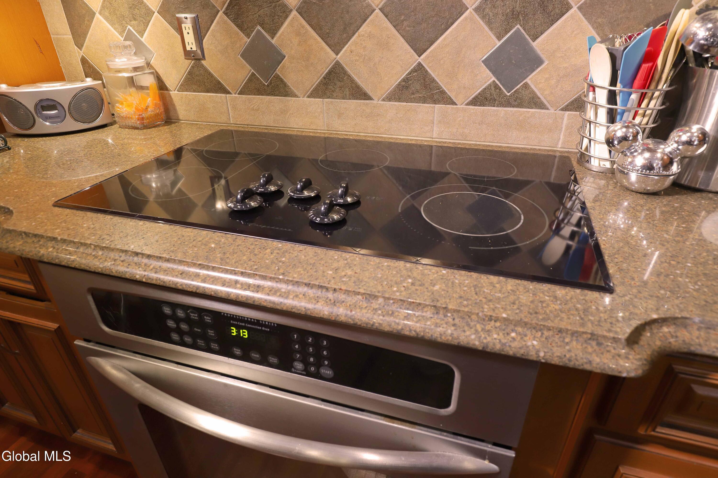 2387 Hickory Hill Road Fonda, NY 12068 - Photo 5 of 36 Electric stove top
