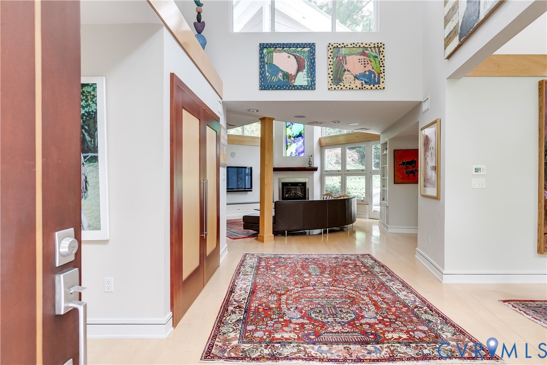 220 Ampthill Road Richmond, VA 23226 - Photo 10 of 59 Vaulted ceilings