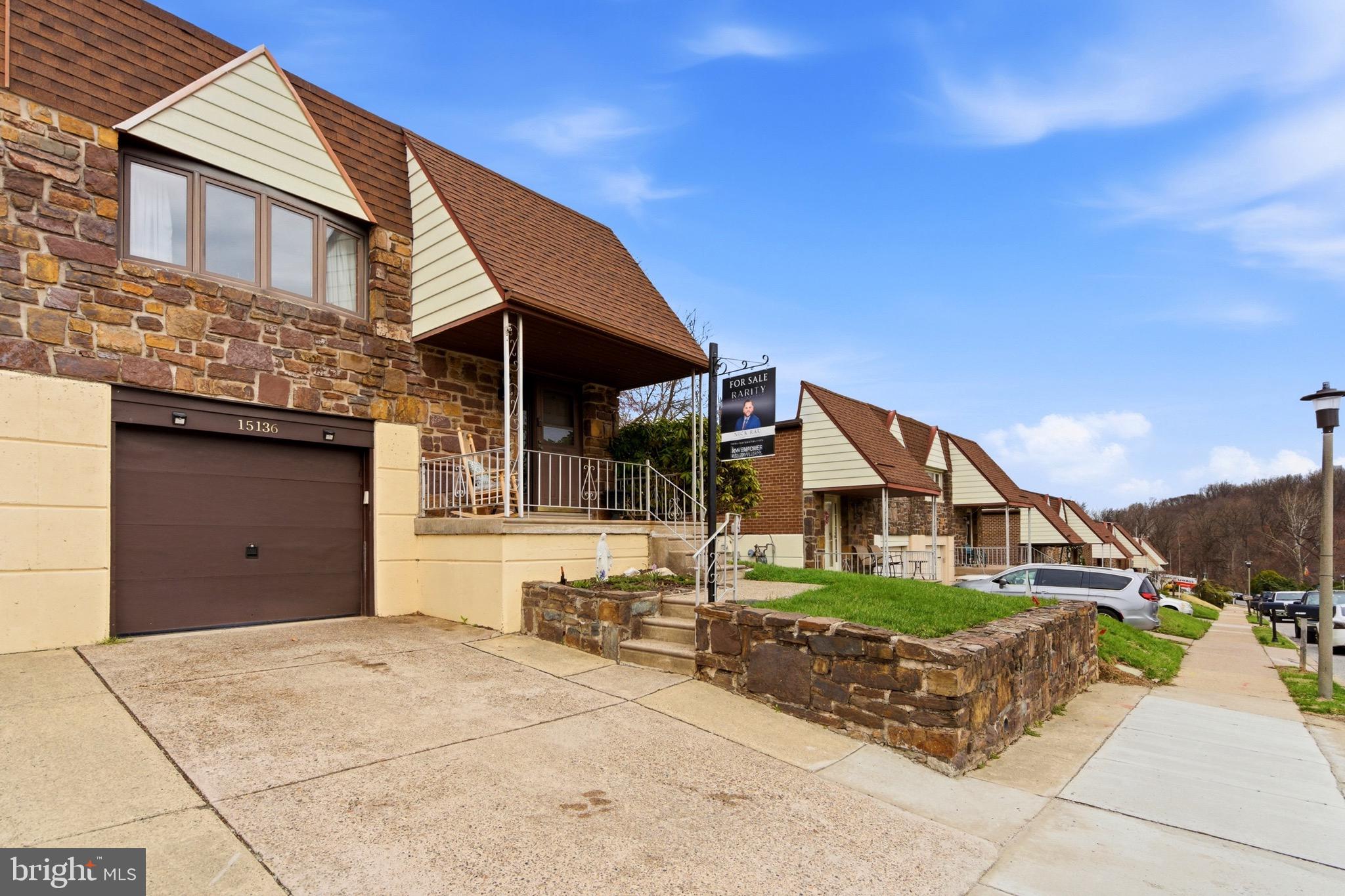 15136 Ina Drive Philadelphia, PA 19116 - Photo 4 of 33