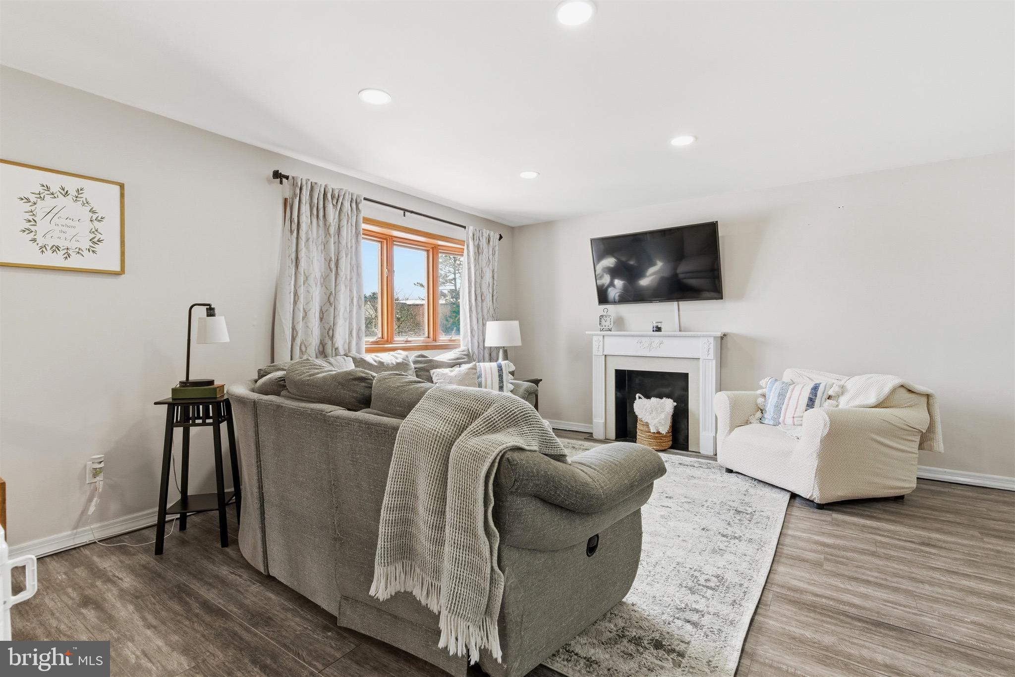 15136 Ina Drive Philadelphia, PA 19116 - Photo 6 of 33