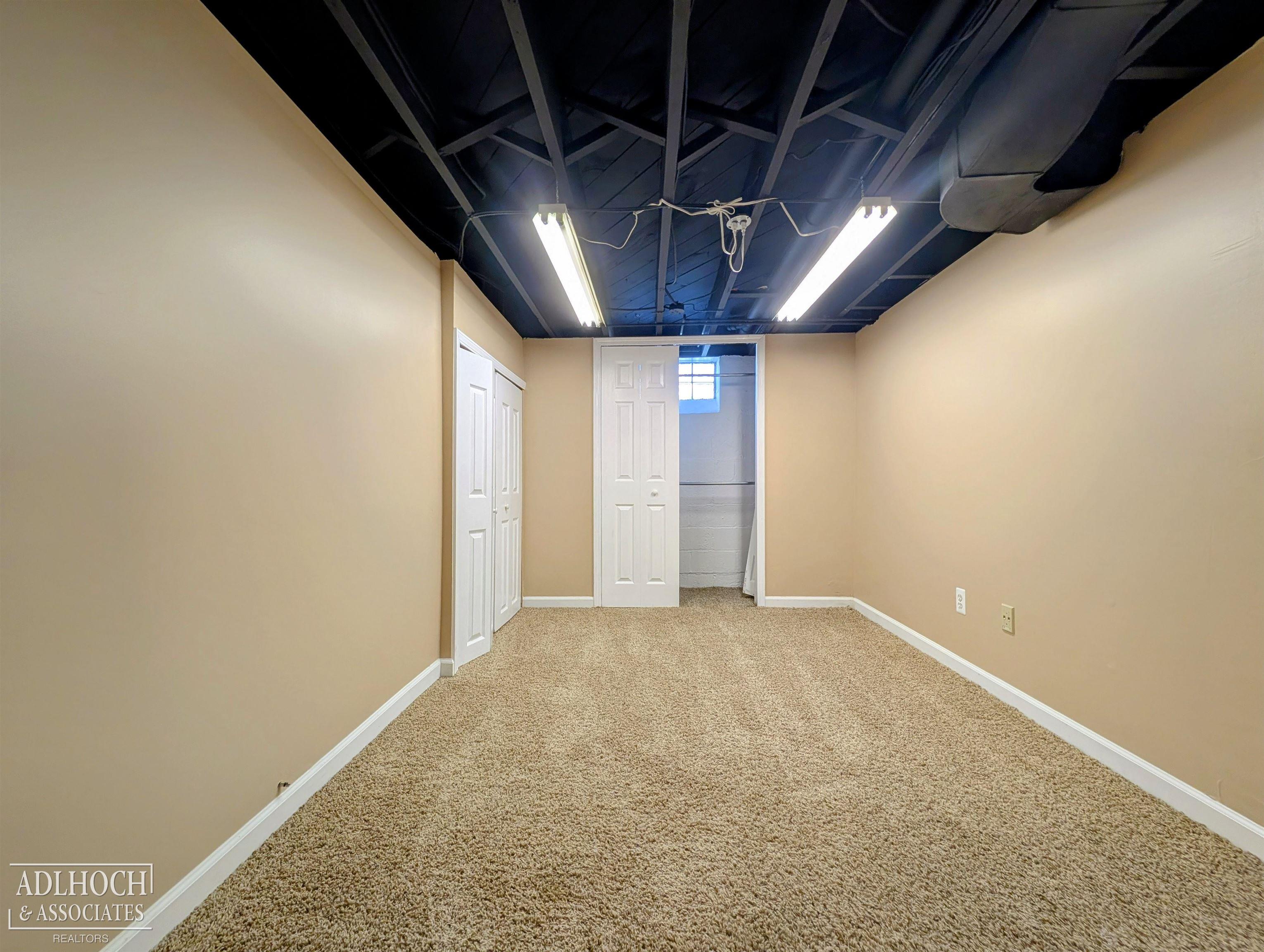 1292 Hampton Road Grosse Pointe Woods, MI 48236 - Photo 18 of 21