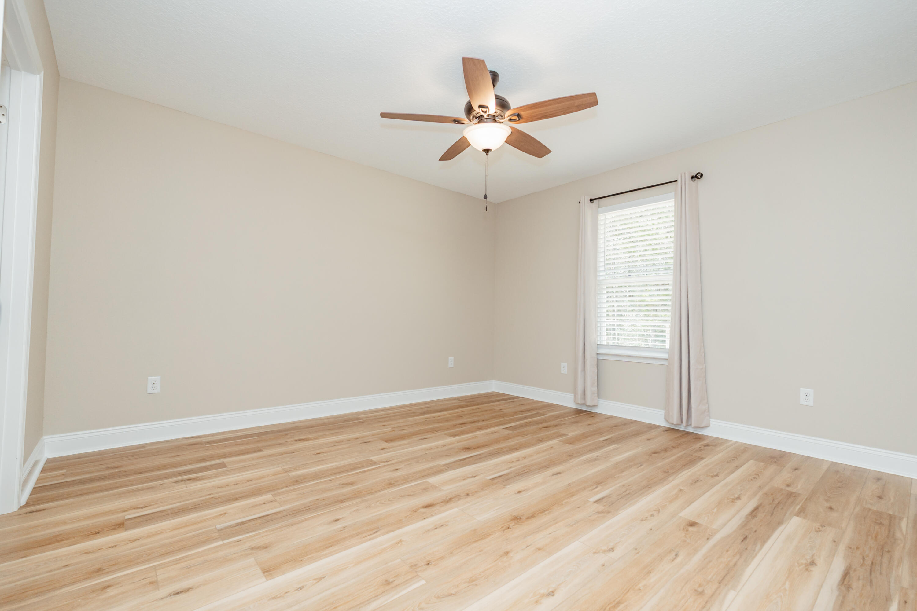 5316 Kervin Road Crestview, FL 32539 - Photo 8 of 19 DSC04586