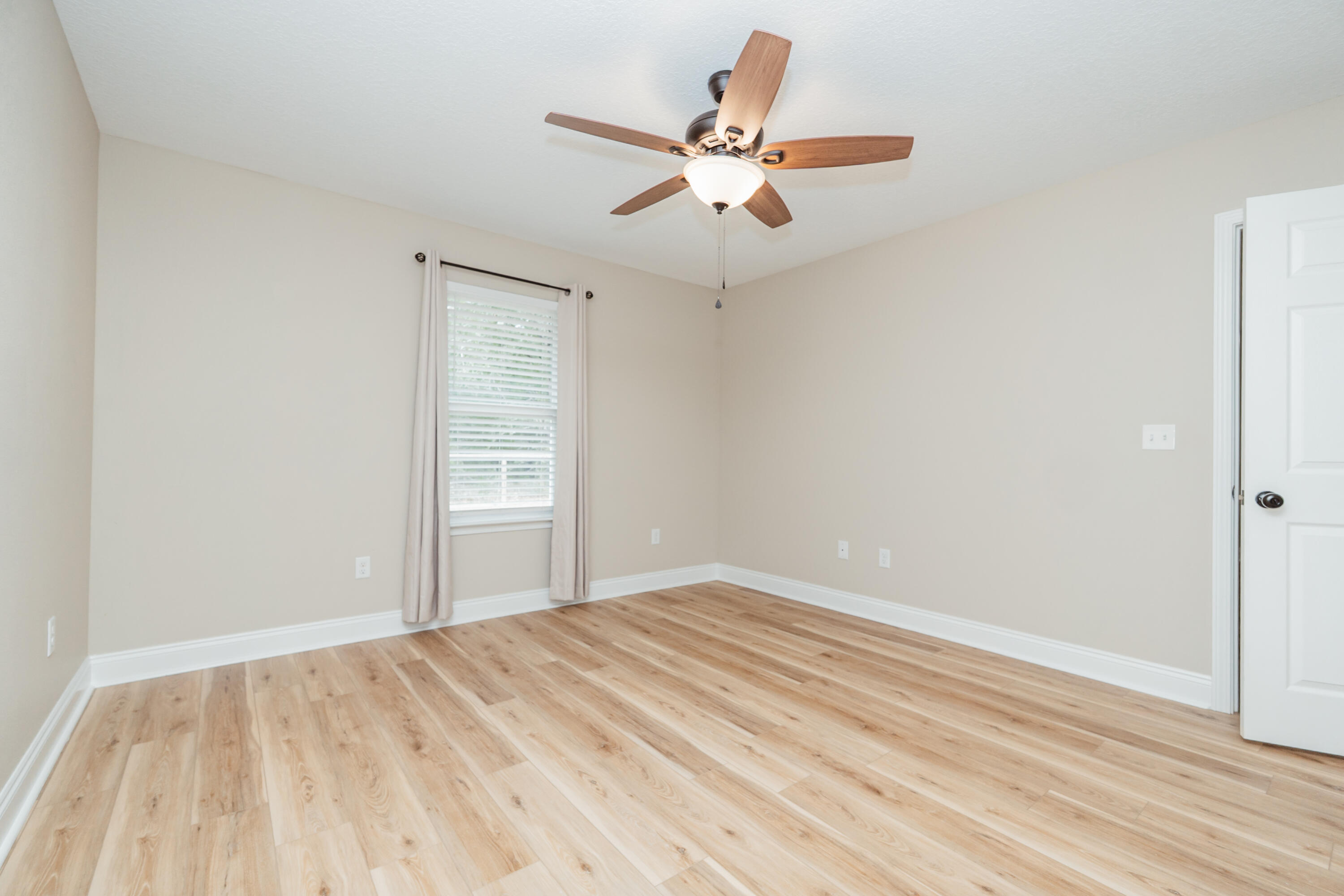 5316 Kervin Road Crestview, FL 32539 - Photo 9 of 19 DSC04589