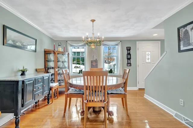 $742,900 | 4 Colburn Street, Burlington, MA 01803