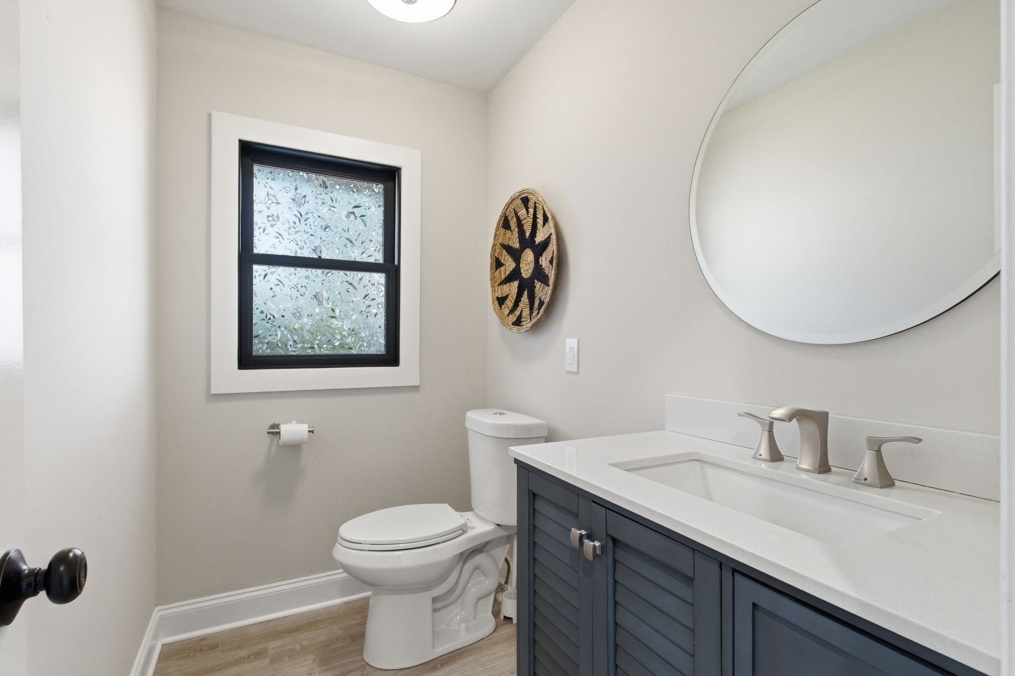 301 Rosebrook Drive Gallatin, TN 37066 - Photo 20 of 49 a bathroom with a toilet a sink and mirror