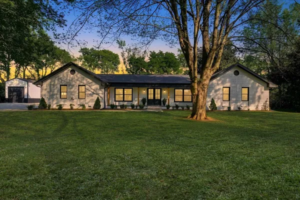 $974,000 | 301 Rosebrook Drive, Gallatin, TN 37066