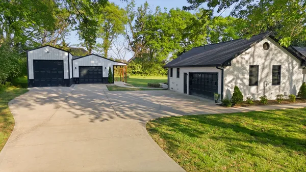 $974,000 | 301 Rosebrook Drive, Gallatin, TN 37066