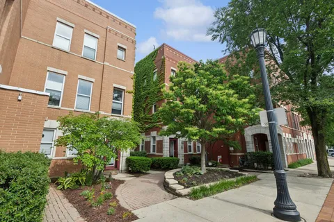 $639,000 | 521 Chicago Avenue, Unit H, Evanston, IL 60202