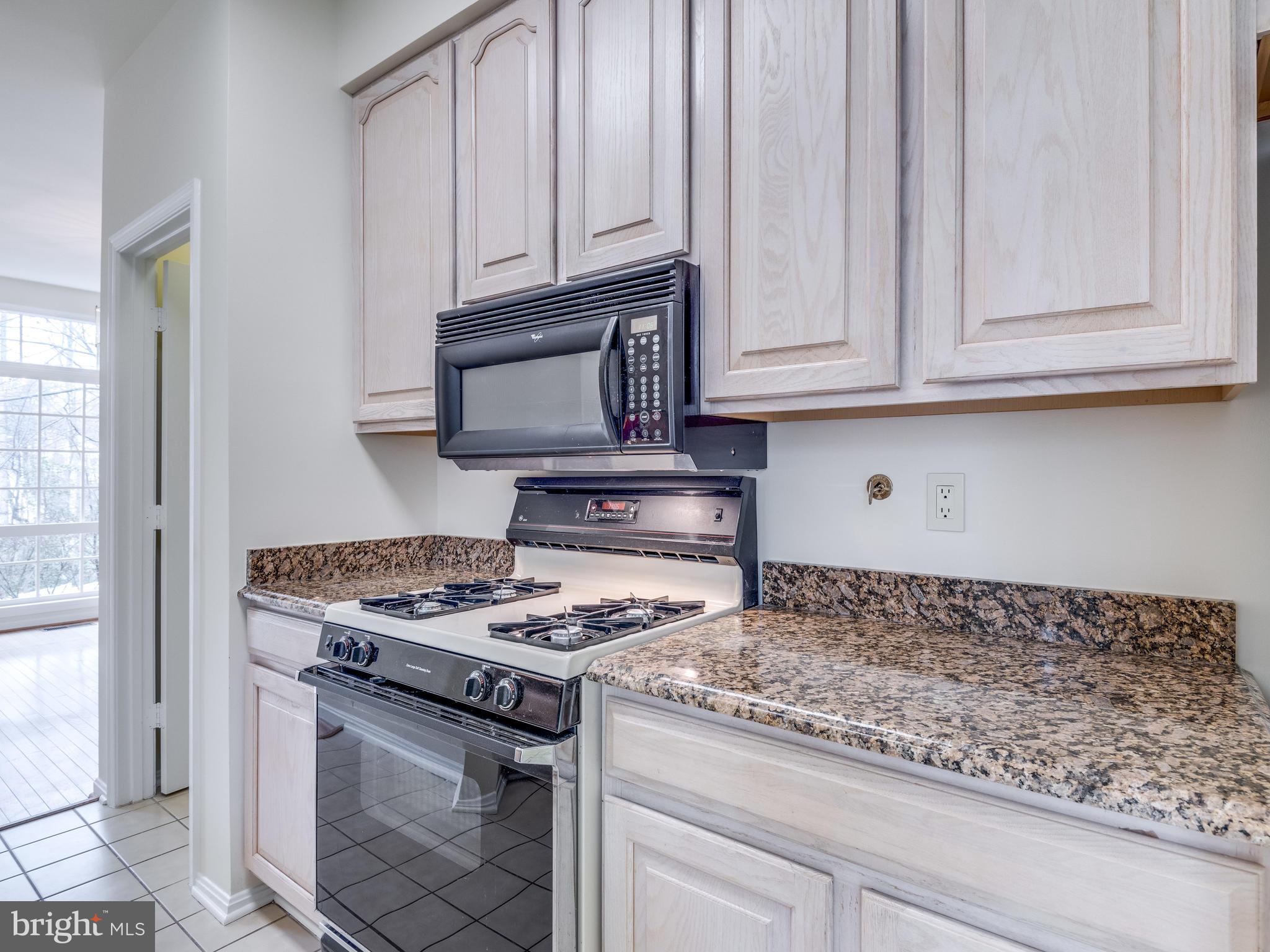 11442 Hollow Timber Court Reston, VA 20194 - Photo 14 of 29 Kitchen