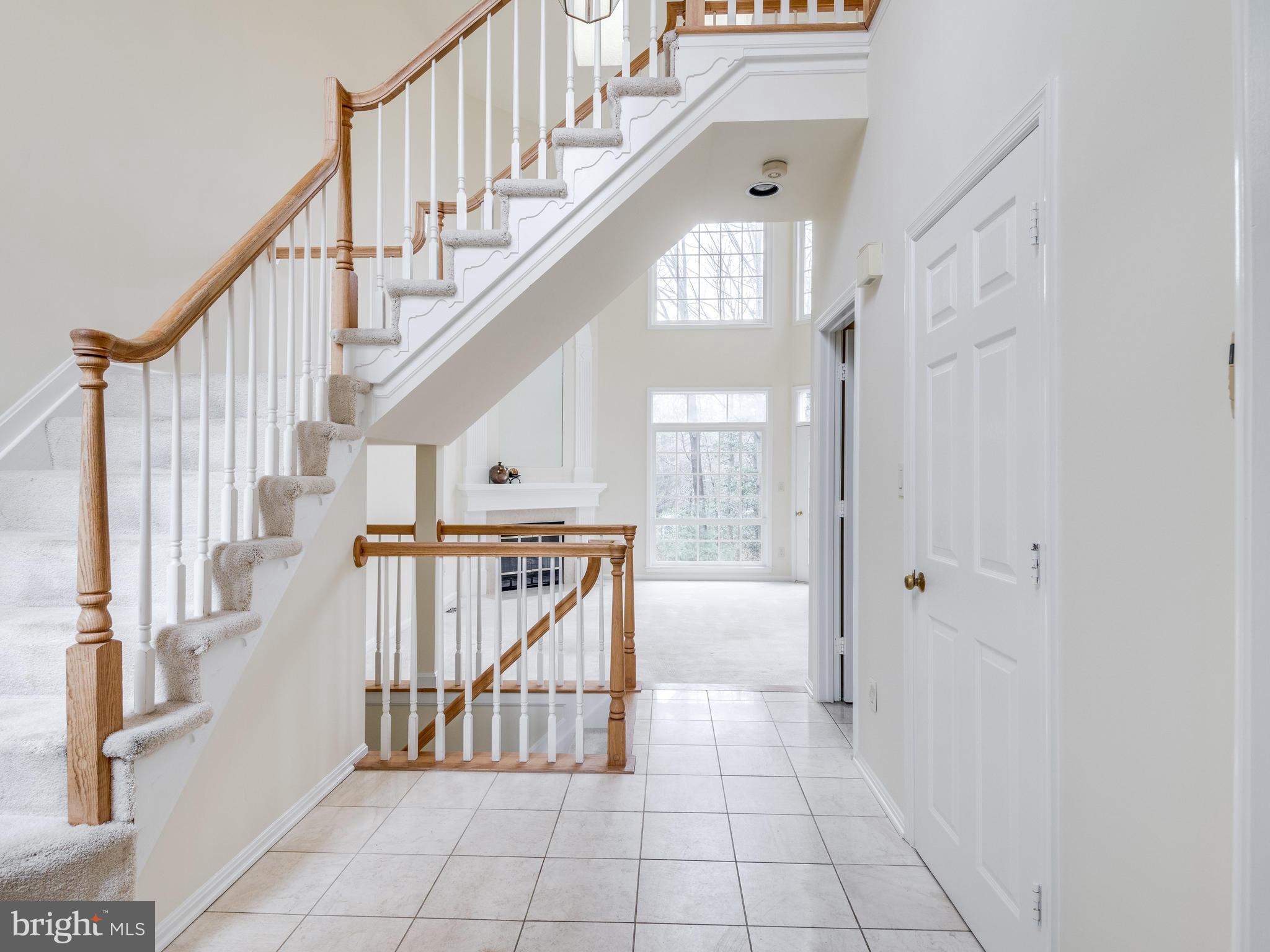 11442 Hollow Timber Court Reston, VA 20194 - Photo 4 of 29 View from foyer into home