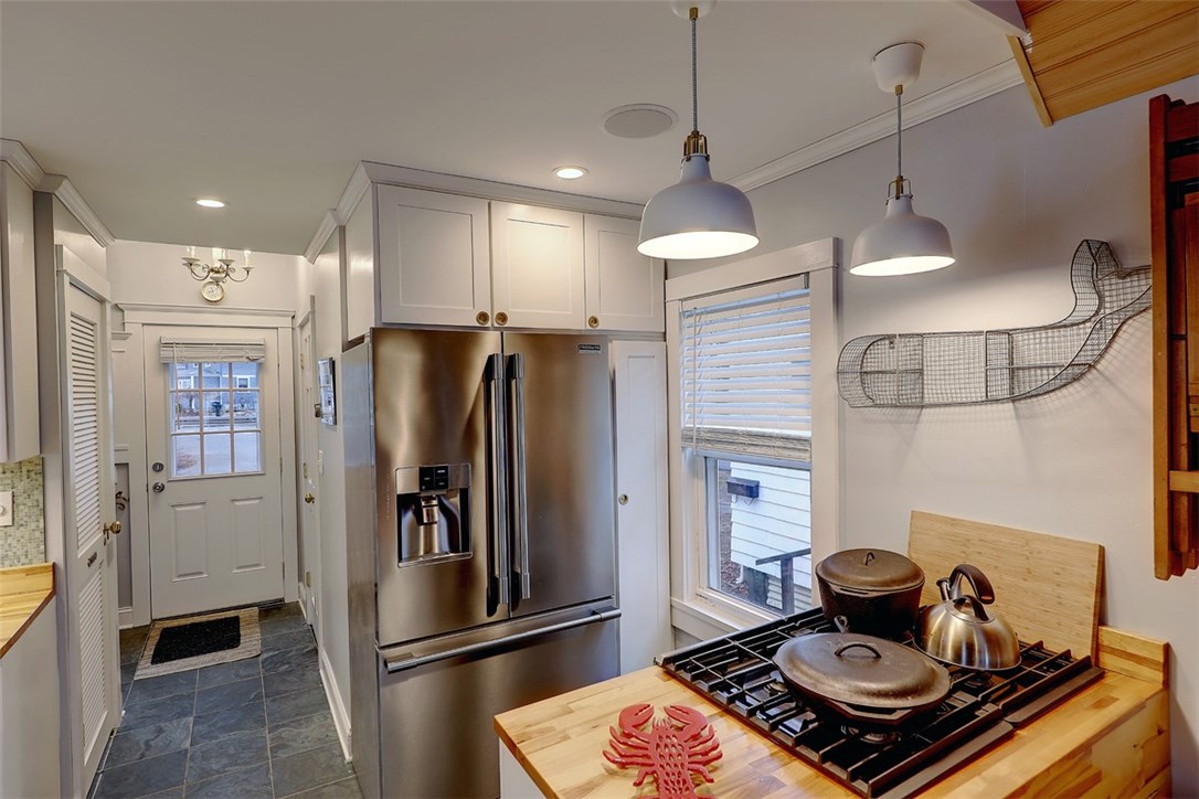 7 Locust Terrace Warren, RI 02885 - Photo 12 of 22