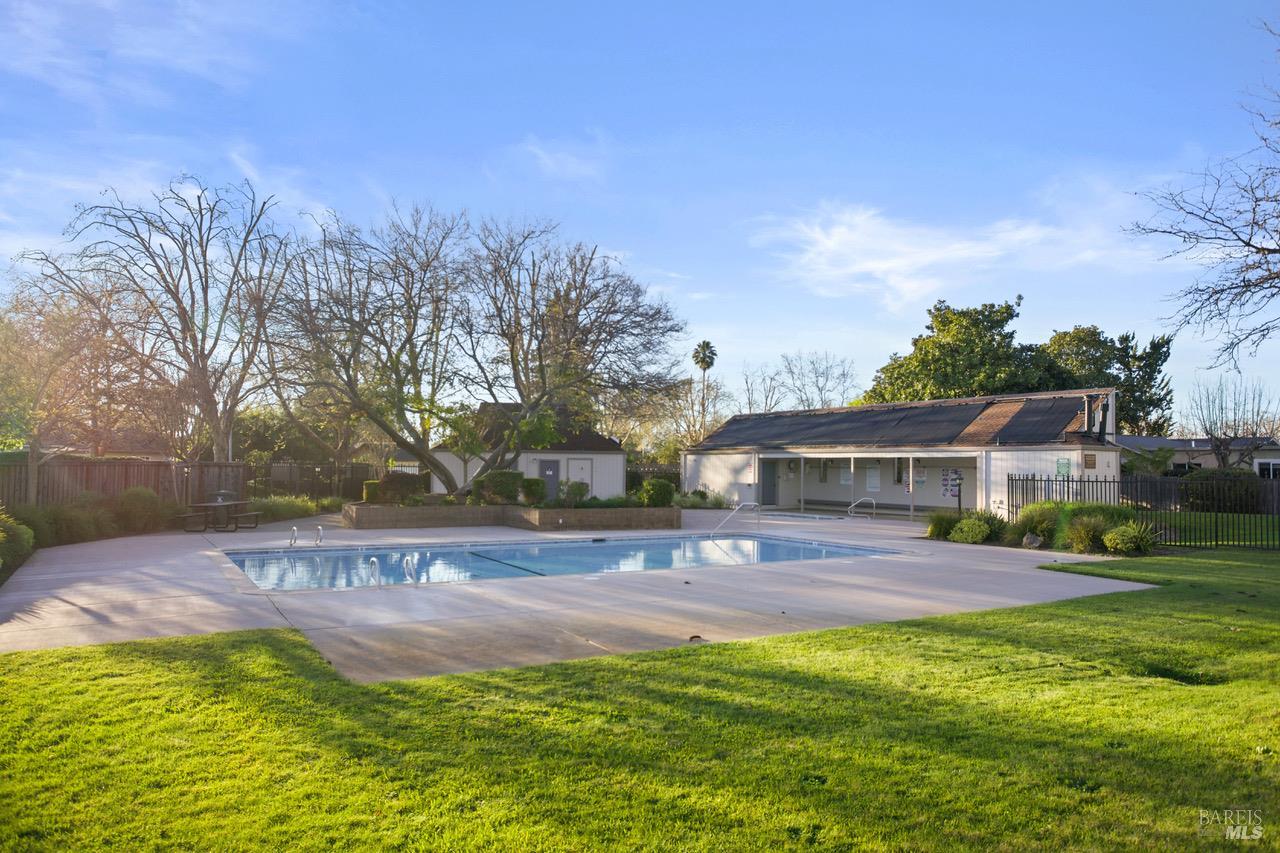 2505 Copperfield Drive Santa Rosa, CA 95401 - Photo 6 of 73