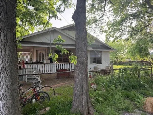 $199,000 | 417 West Huffman Street, Krum, TX 76249