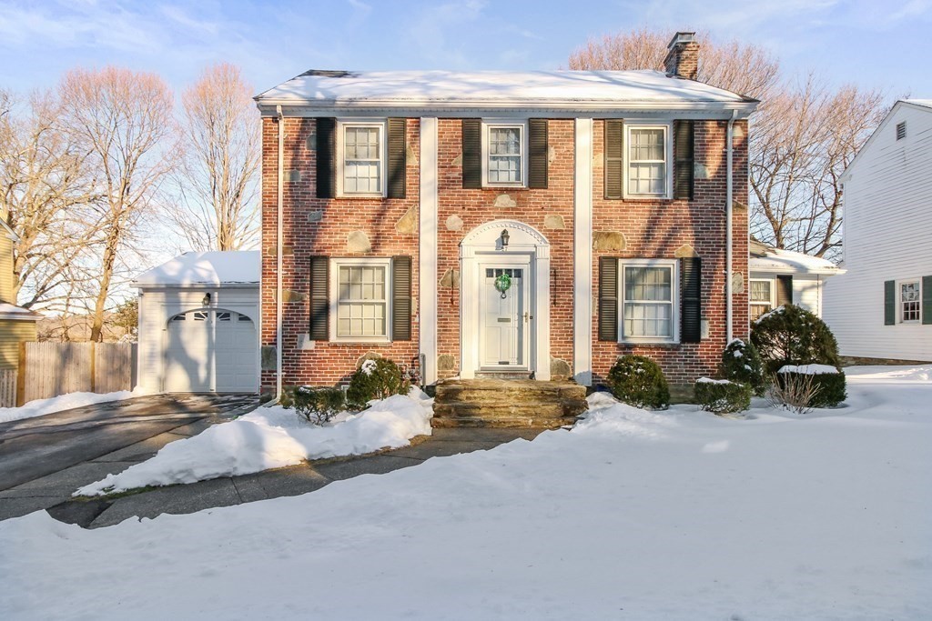 27 St Elmo Road Worcester, MA 01602 - Photo 1 of 34