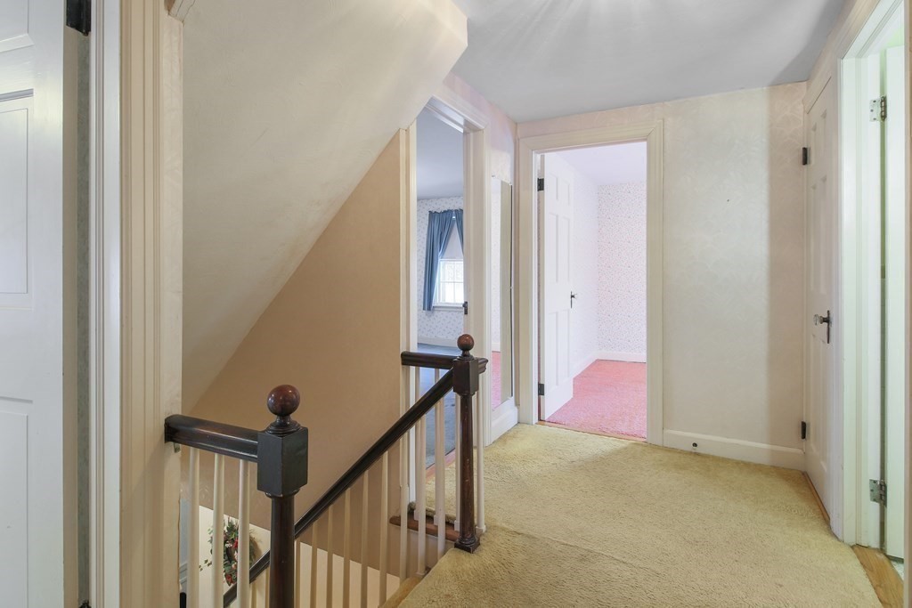 27 St Elmo Road Worcester, MA 01602 - Photo 17 of 34