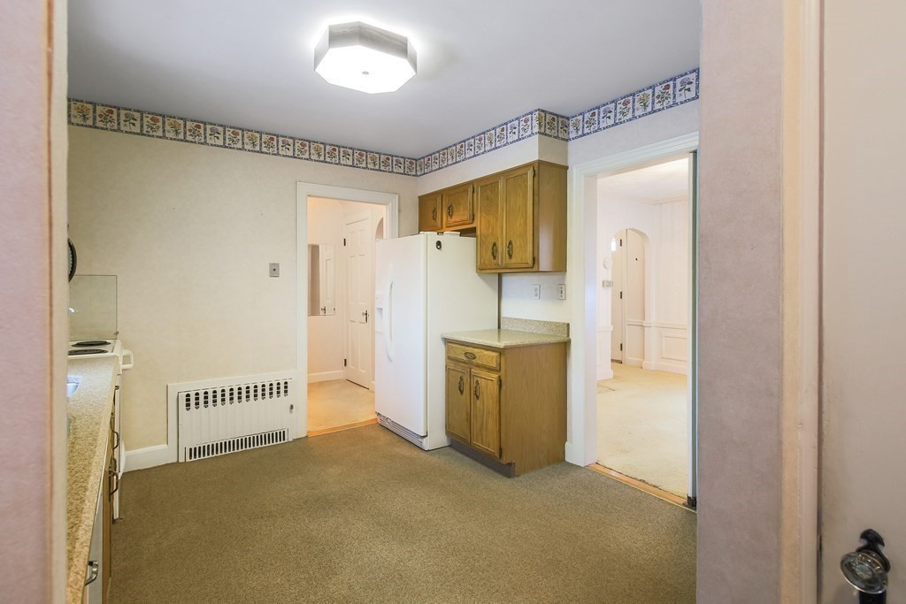 27 St Elmo Road Worcester, MA 01602 - Photo 4 of 34