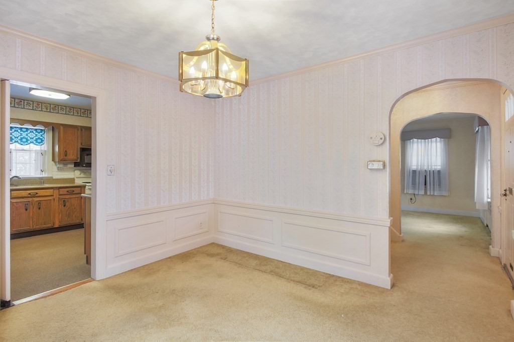 27 St Elmo Road Worcester, MA 01602 - Photo 5 of 34