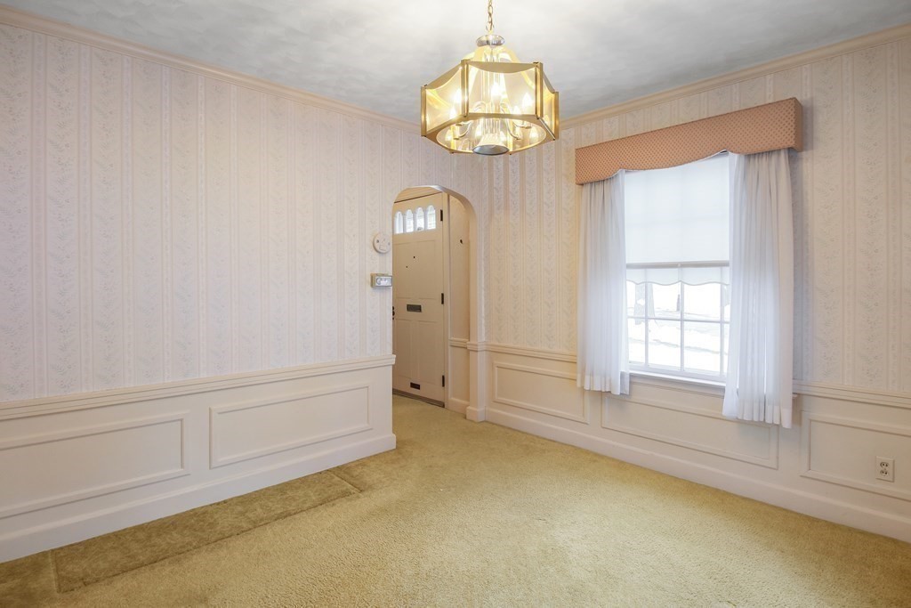 27 St Elmo Road Worcester, MA 01602 - Photo 6 of 34