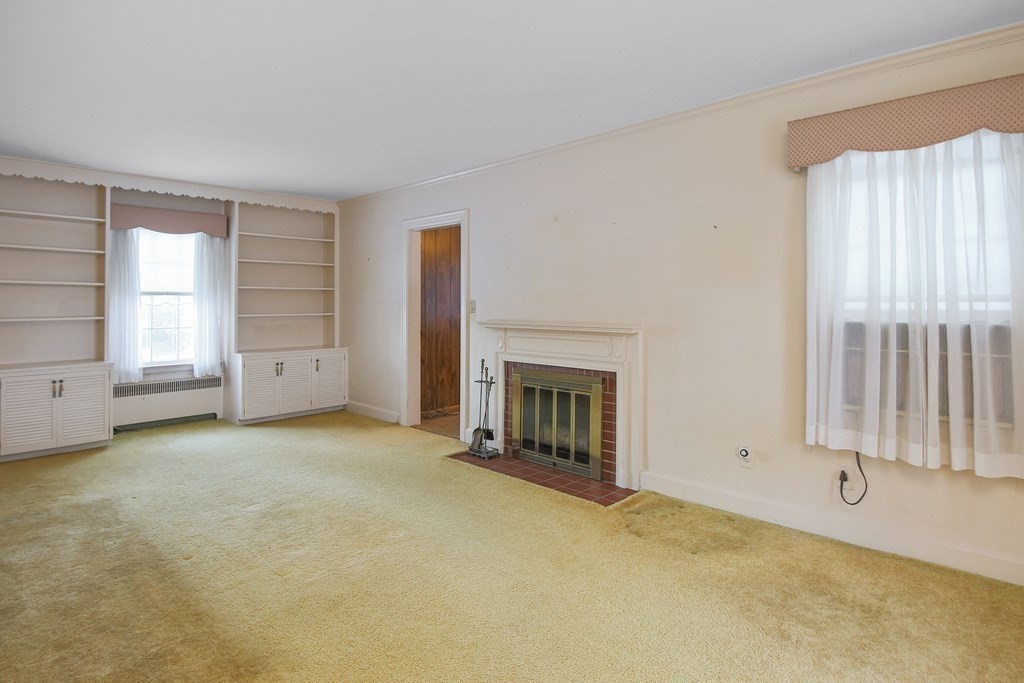 27 St Elmo Road Worcester, MA 01602 - Photo 9 of 34