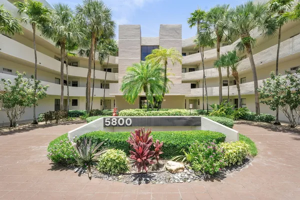 $2,600 | 5800 Camino Del Sol, Unit 102, Boca Raton, FL 33433