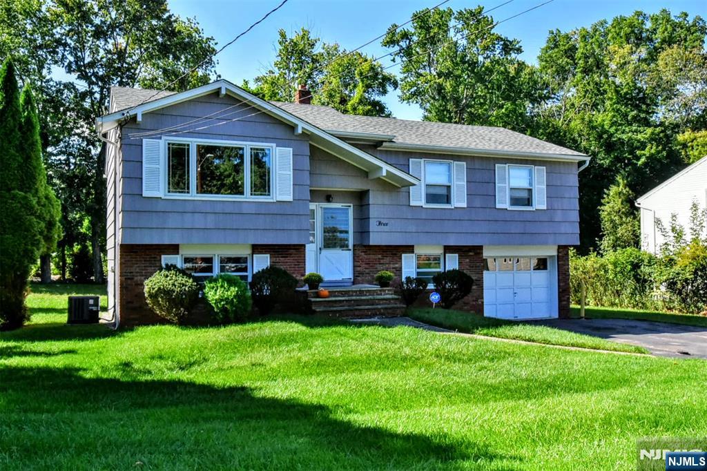 3 Richard Court Butler, NJ 07405 - Photo 2 of 30 Gallery Image 2