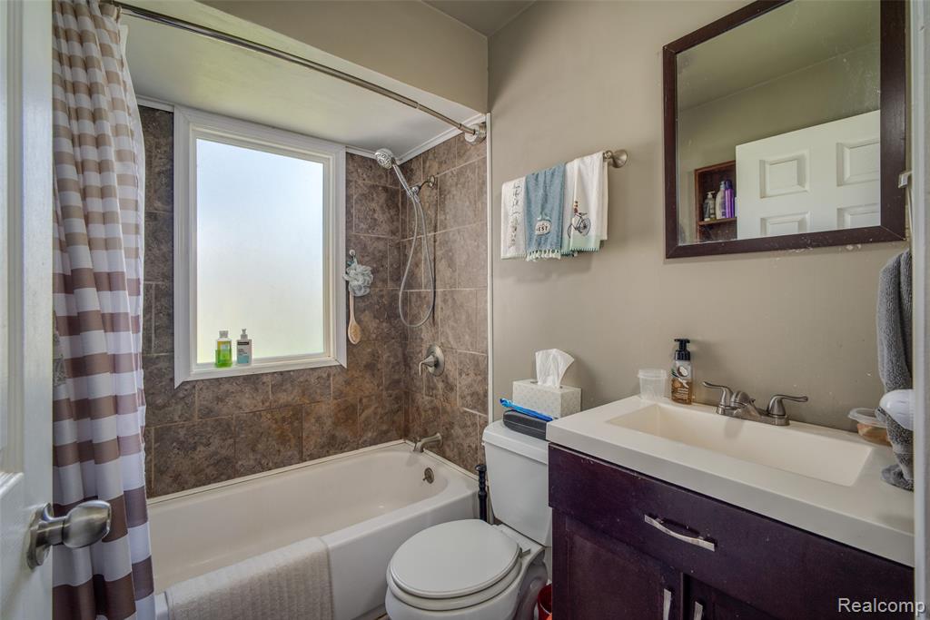 840 West Rose Center Road Holly, MI 48442 - Photo 15 of 26