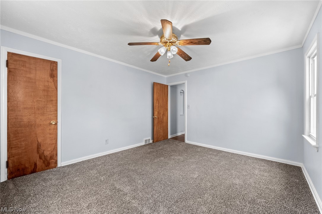 3694 Grosvenor Road Cleveland, OH 44118 - Photo 11 of 29