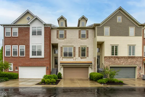 $550,000 | 207 Wakefield Way, Zionsville, IN 46077