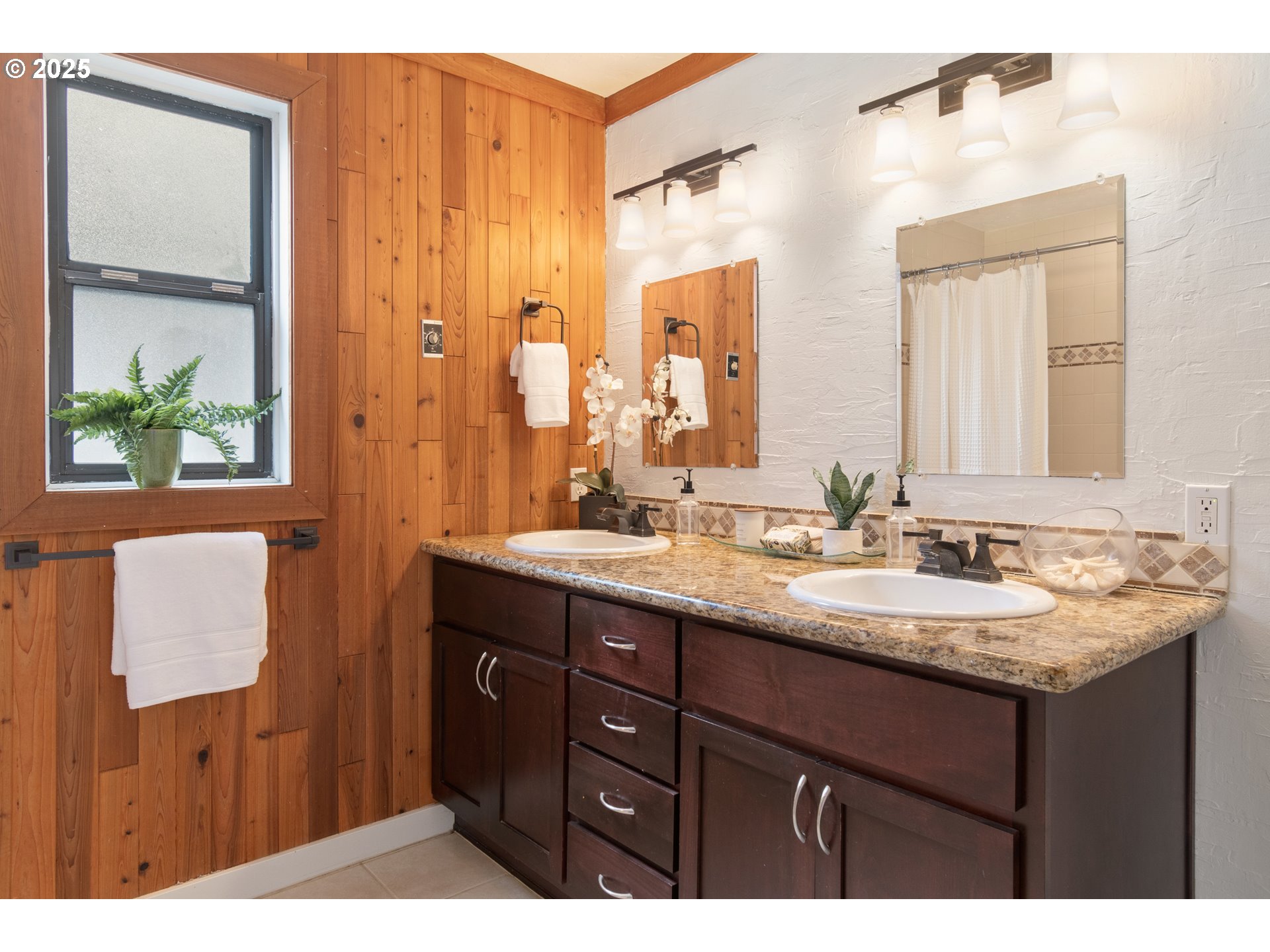 3820 Watkins Lane Eugene, OR 97405 - Photo 31 of 48 a bathroom with a granite countertop sink and a mirror